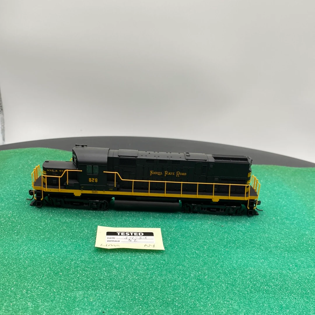 HO Scale Bargain Engine  11: Lima Nickel Plate Road NPR Diesel engine 578  HO SCALE USED - Image 3