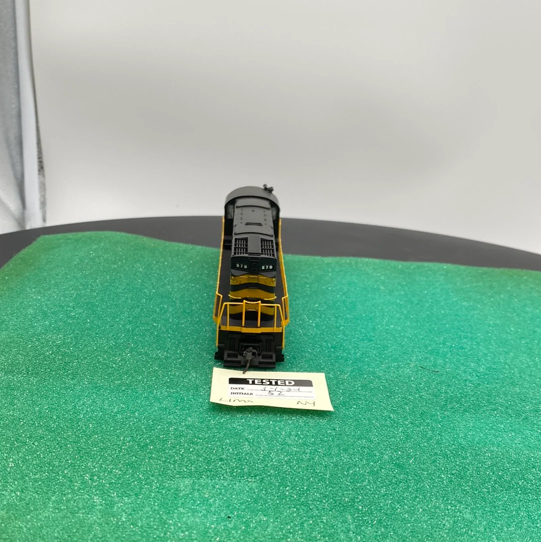 HO Scale Bargain Engine  11: Lima Nickel Plate Road NPR Diesel engine 578  HO SCALE USED - Image 4