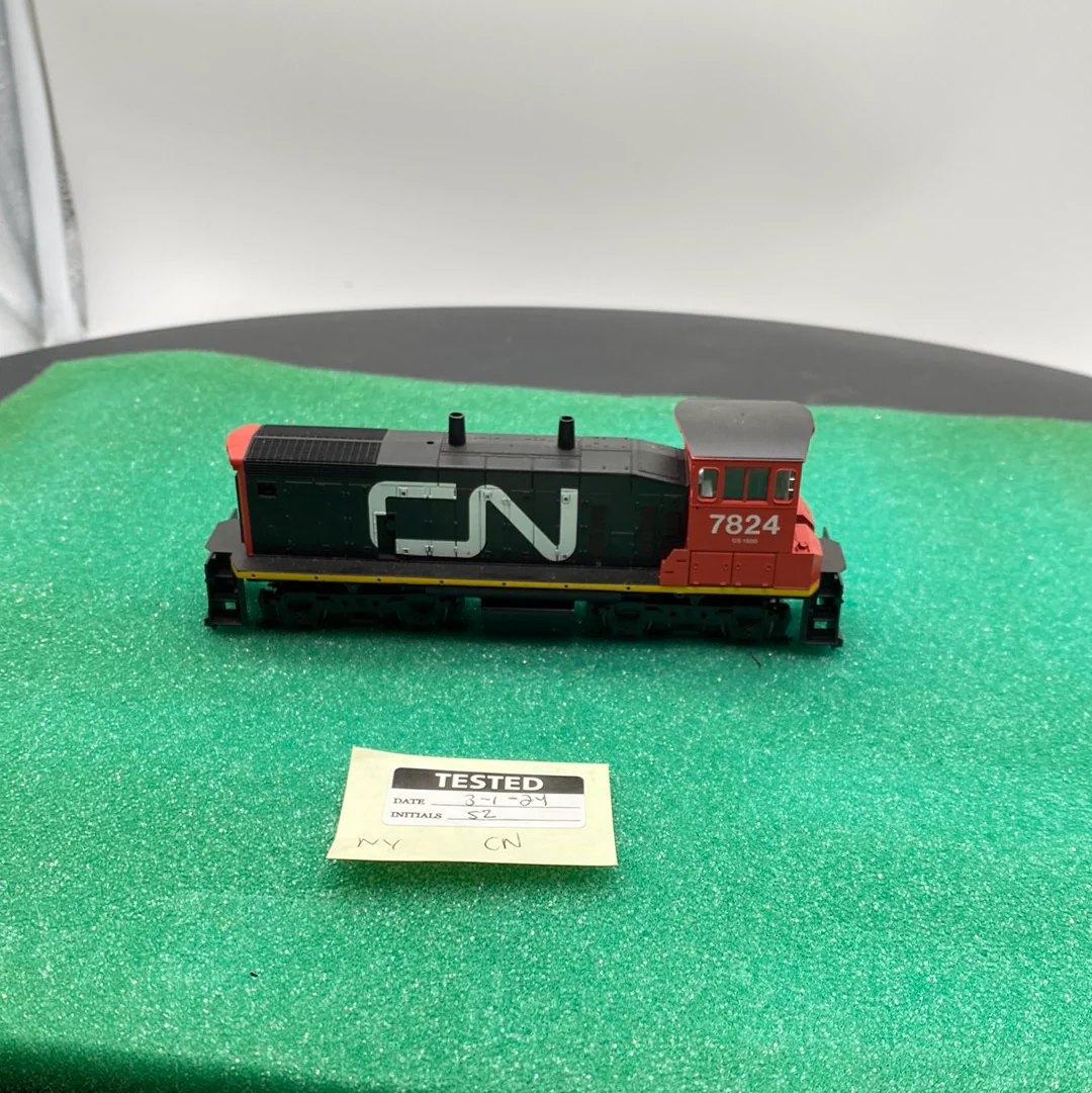 HO Scale Bargain Engine  8: CN switcher HO SCALE USED - Image 3