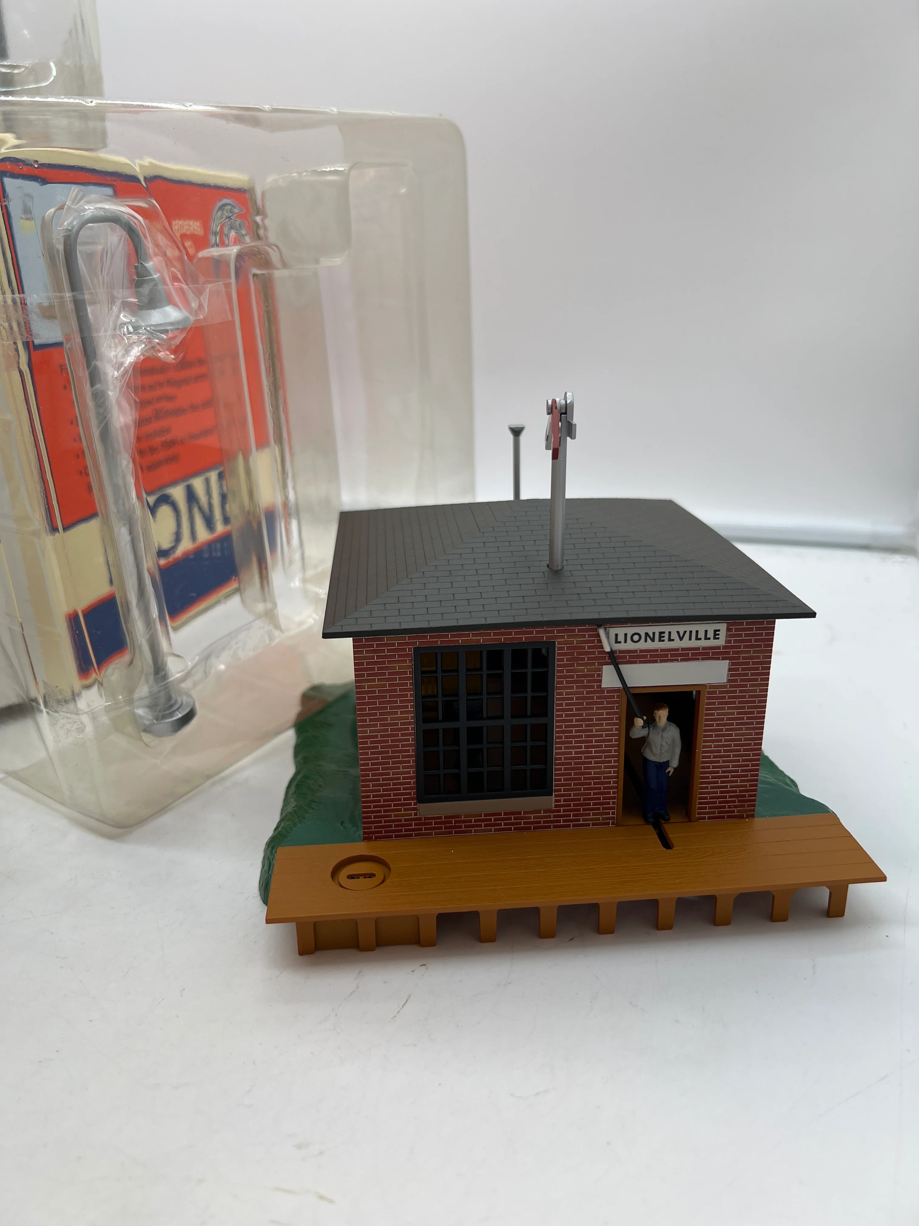 Lionel 6-14166 TRAIN ORDERS BUILDING O SCALE Like New - Image 6