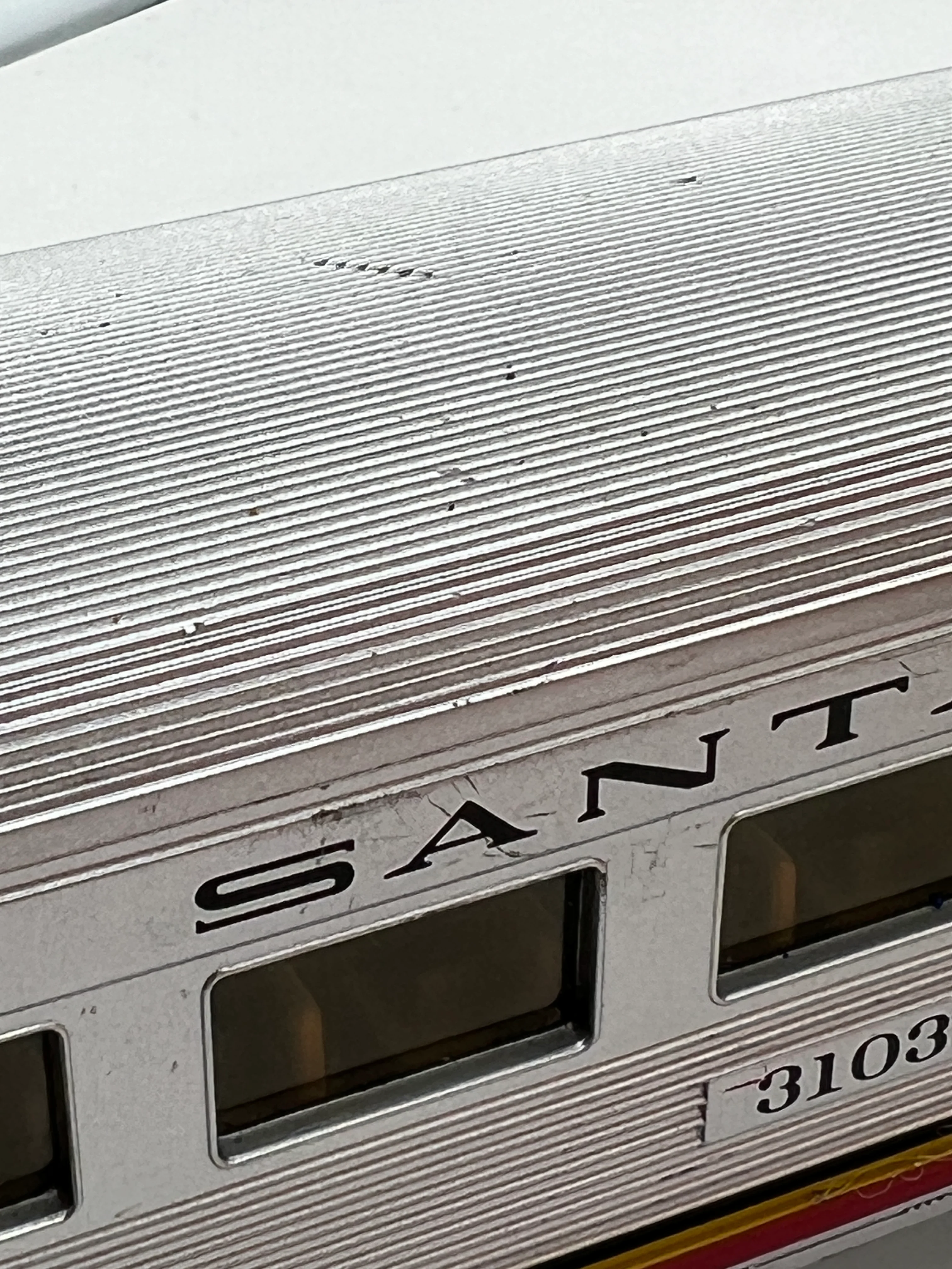 Lionel 6-25130 Santa Fe streamliner coach car O SCALE Used Damaged Box AS IS - Image 12