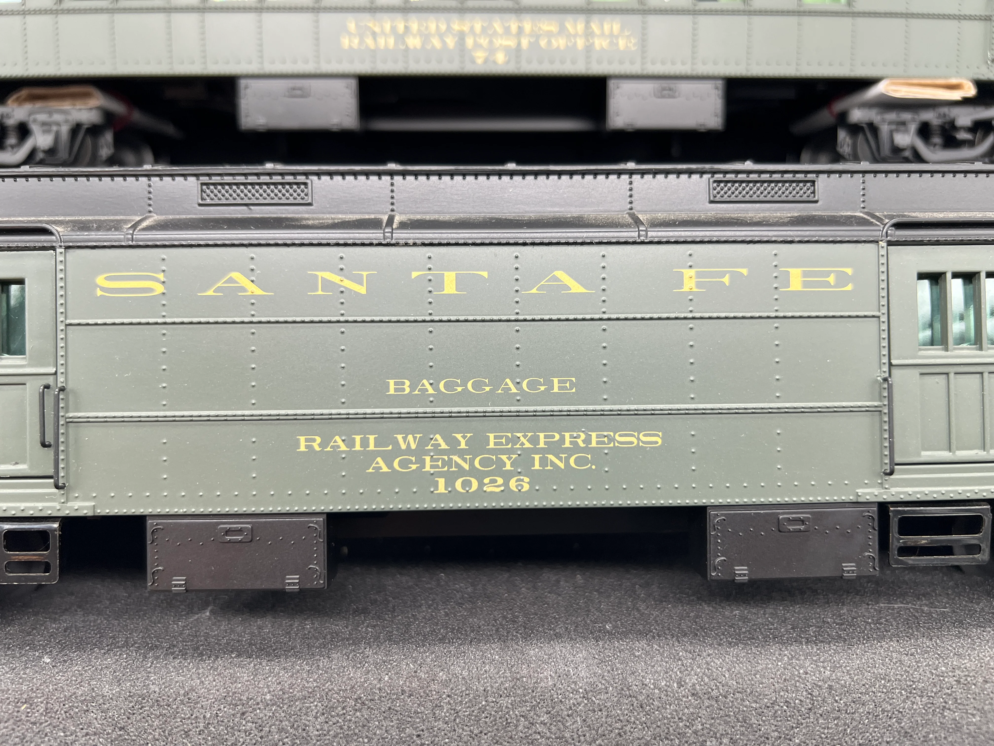 Lionel 6-25503, 6-25504, 6-25505 Santa Fe ATSF Heavyweight Passenger Car Set (Set of 7 18" Cars) California Limited O Scale Like New - Image 20