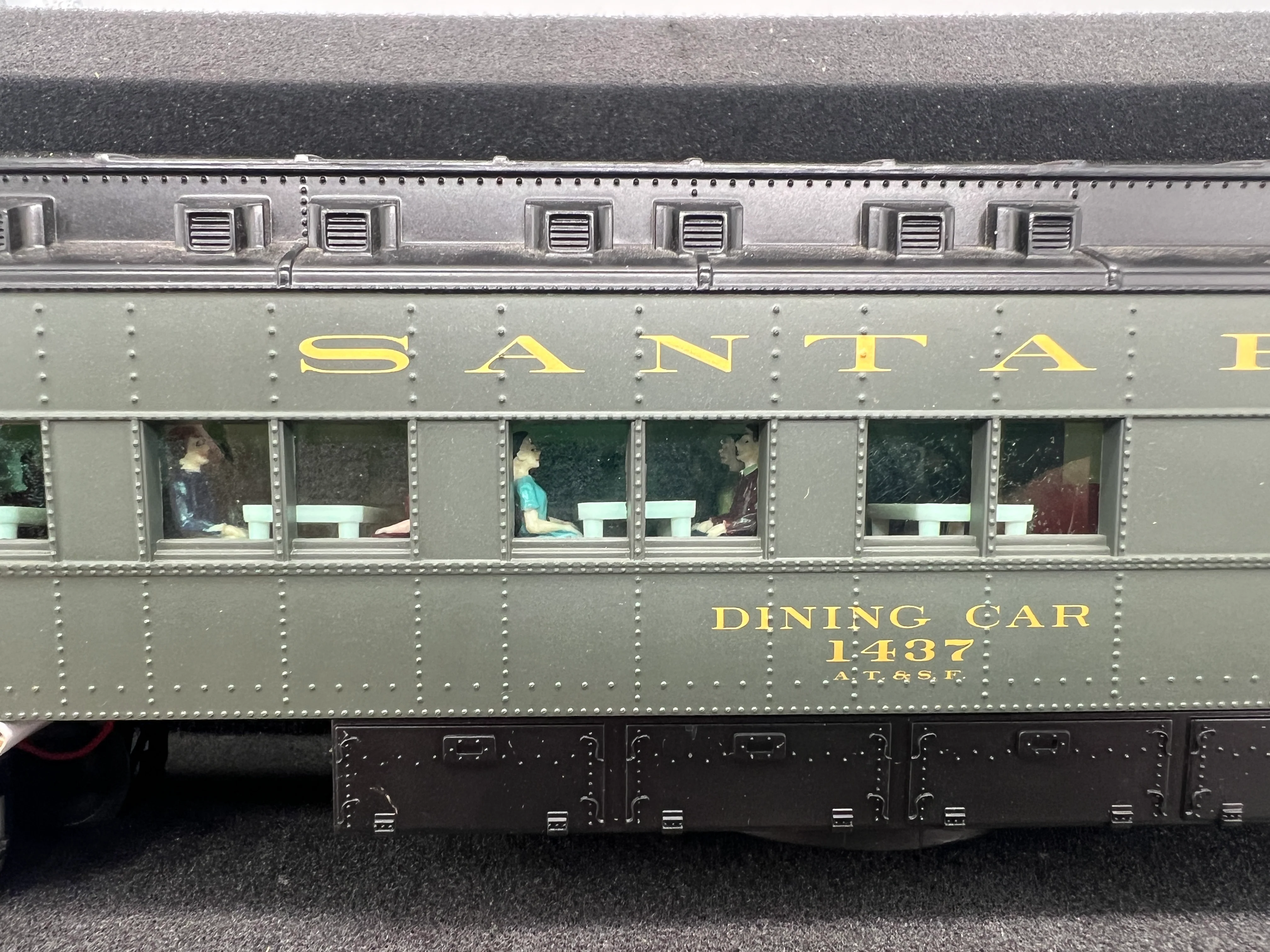 Lionel 6-25503, 6-25504, 6-25505 Santa Fe ATSF Heavyweight Passenger Car Set (Set of 7 18" Cars) California Limited O Scale Like New - Image 27