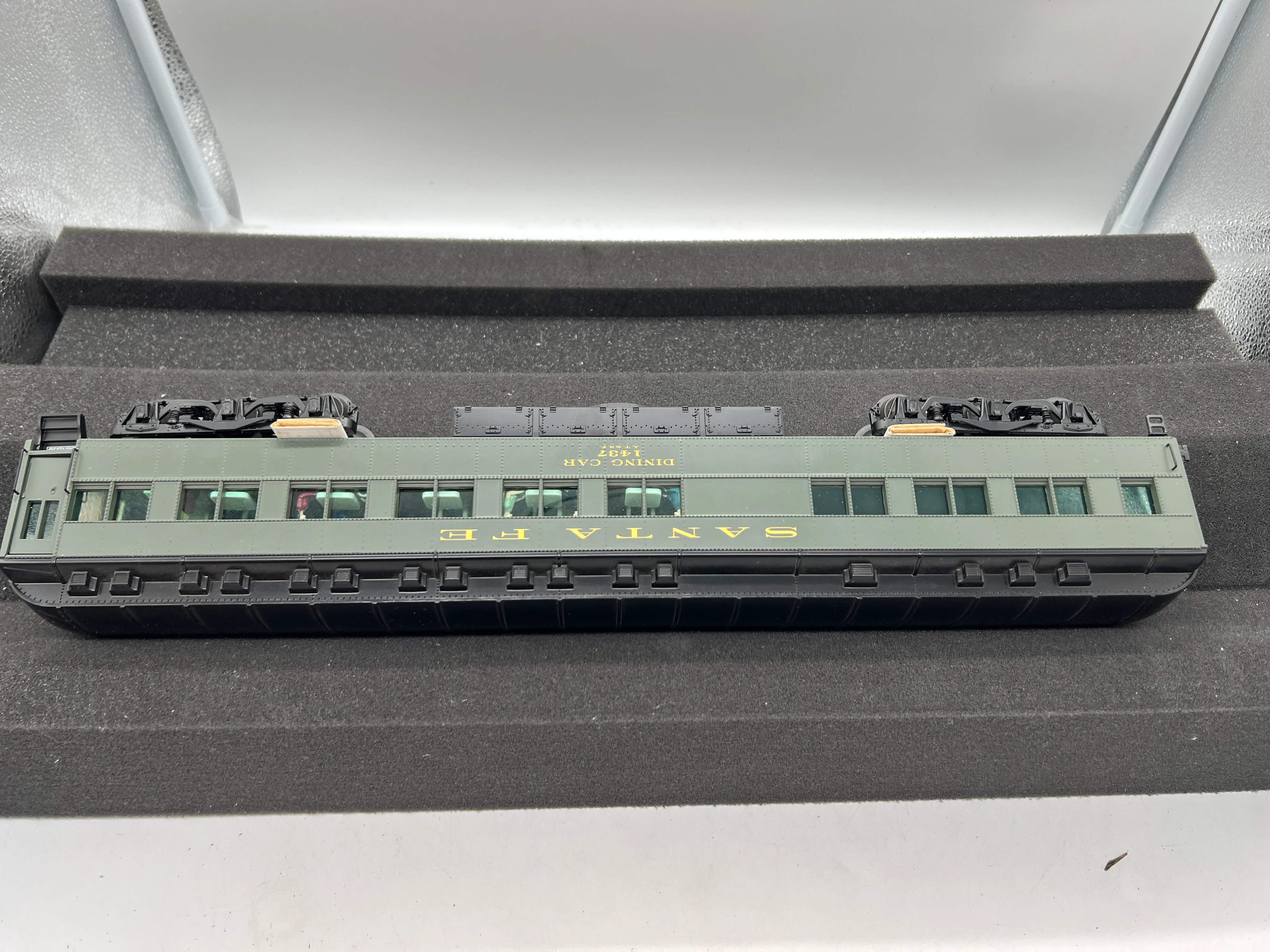Lionel 6-25503, 6-25504, 6-25505 Santa Fe ATSF Heavyweight Passenger Car Set (Set of 7 18" Cars) California Limited O Scale Like New - Image 34