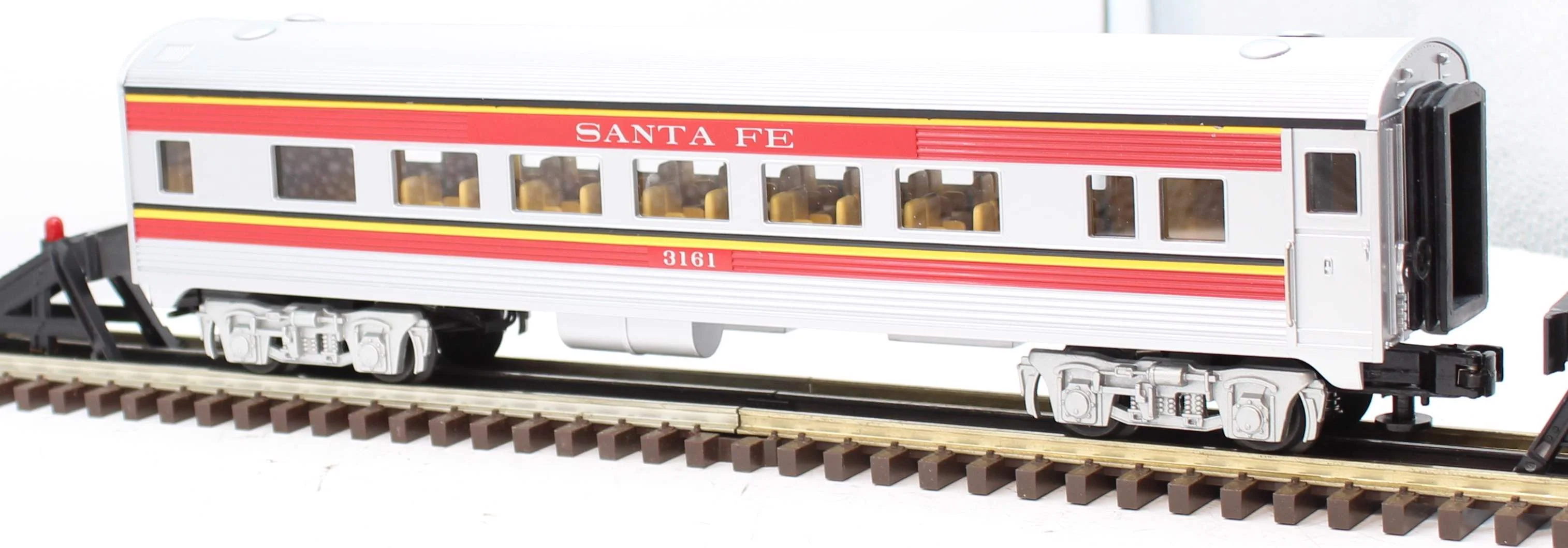 MTH 30-6102 SANTA FE O-27 Streamlined Coach Car RailKing O Scale Like New - Image 7